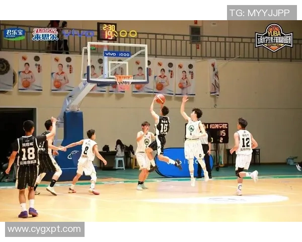 新秀及年轻球员崭露头角引领篮球新时代的崛起与挑战