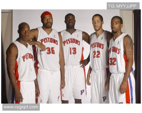 湖人队在对阵活塞的比赛中以115分的精彩表现展现球队实力与默契配合