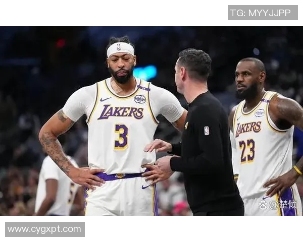 湖人对决热火王猛再现经典对抗赛场激情与荣耀交织