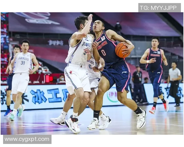 辽宁队与深圳队激战正酣17cba赛季精彩对决引发球迷热议