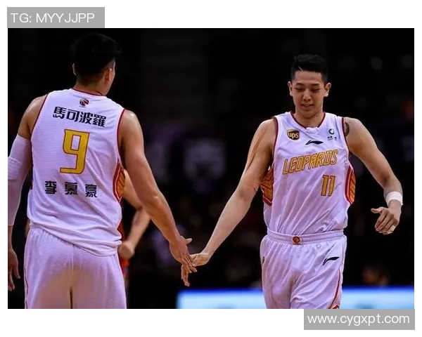 福建与四川篮球对决分析：战术布局与球员表现的全面解析