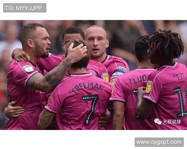 米尔沃尔与女王巡游的精彩对决分析与赛季展望