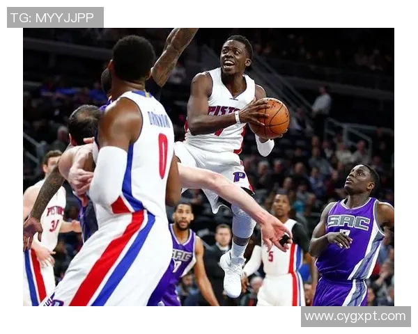 考辛斯与莫里斯的对决分析：谁能在赛场上笑到最后