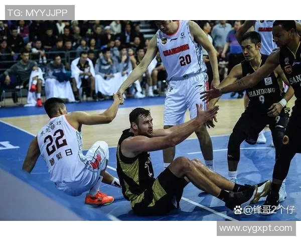 2020年CBA新疆队与广州队激战回顾精彩瞬间与战术分析