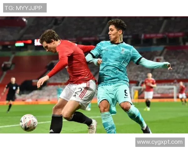 利物浦与热刺比赛后裁判处罚决定引发广泛讨论与争议 利物浦与热刺比赛后裁判处罚决定引发广泛讨论与争议