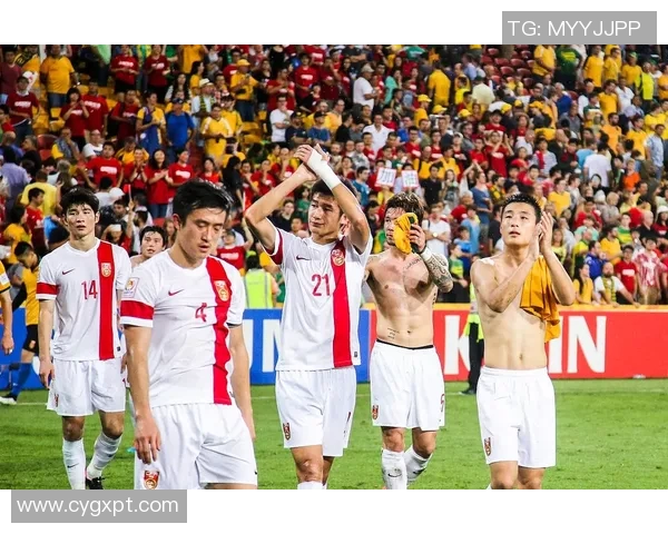 城南一和与光州的激烈对决展现足球魅力与团队精神的巅峰对抗 城南一和与光州的激烈对决展现足球魅力与团队精神的巅峰对抗