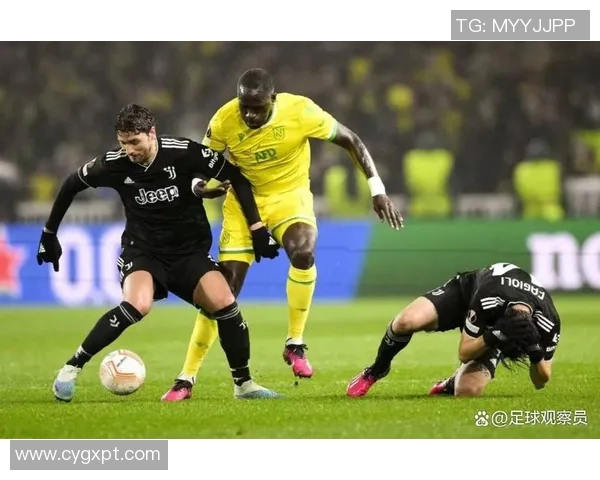 朗斯主场迎战索肖争夺法甲宝贵积分的精彩对决