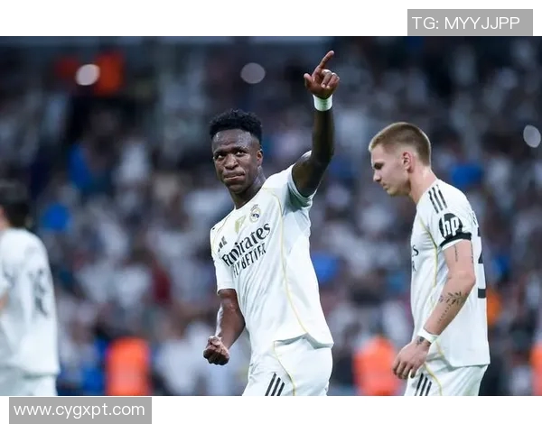 曼联与皇马在欧冠18决赛中的巅峰对决精彩回顾与分析