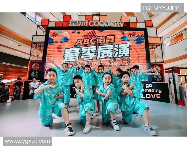 武汉街舞队的包夹技艺揭秘：深入探索街舞文化与团队协作的魅力